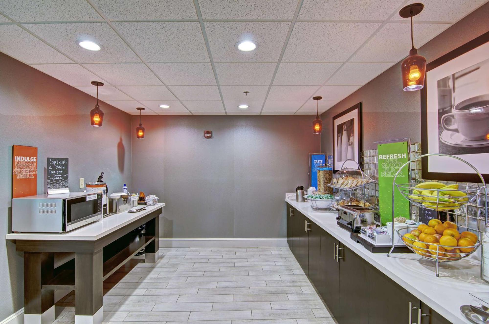 Hampton Inn Salem Eksteriør billede