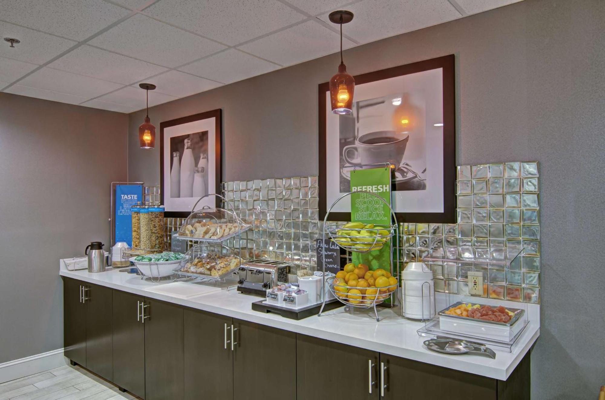 Hampton Inn Salem Eksteriør billede